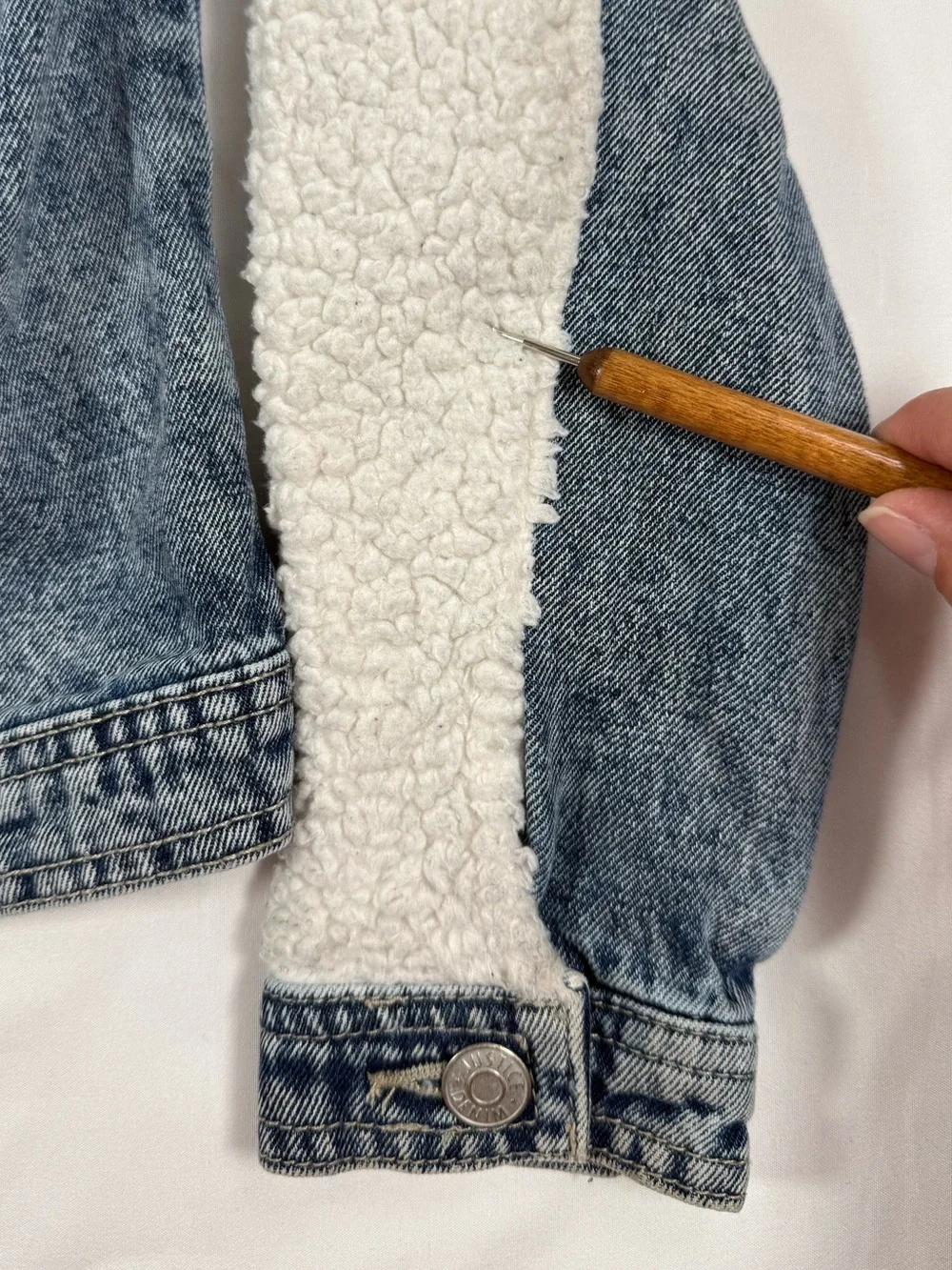 JUSTICE Girls Snoopy Peanuts 75th Sherpa Denim Jacket S 7/8 Ski Patches Winter